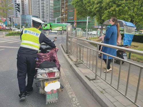 摩托车违法闯高速，安全与法规的警钟