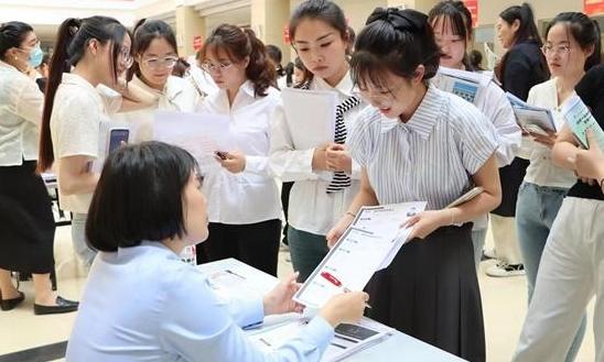 养老专业毕业遭疯抢，重塑社会认知，迎接银色浪潮