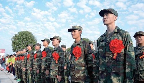 探索中国服兵役，义务与荣誉的传承