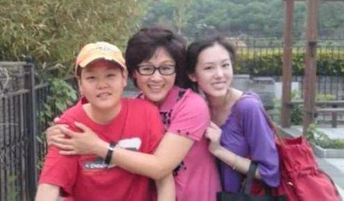 现代相亲新风潮，母亲替儿子相亲的艺术与智慧