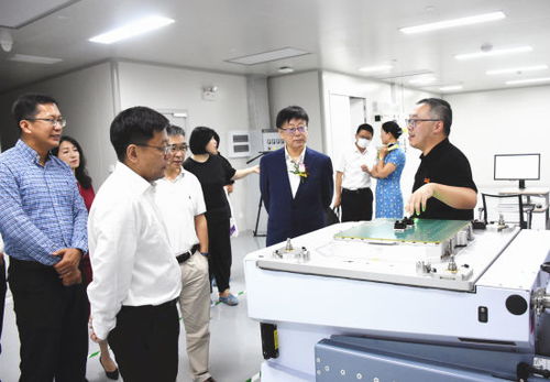 探索上海人才中心档案托管，为您的职业发展保驾护航