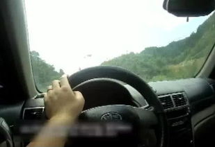 安全驾驶，男子倒车碾死自己的悲剧与预防