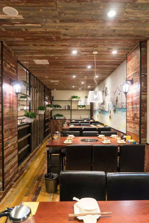 餐厅的暗面，当老板的拳头落下