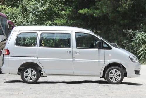 哈飞民意面包车，家庭出行与小型商务的理想选择