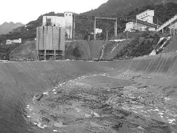 紫金矿业污染事件，环境危机与企业责任的反思