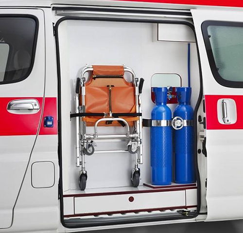 救护车上的生命红包，紧急救援中的道德与法律边界