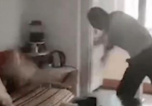 理解悲剧，陕西父亲抱摔幼童事件背后的社会与心理因素