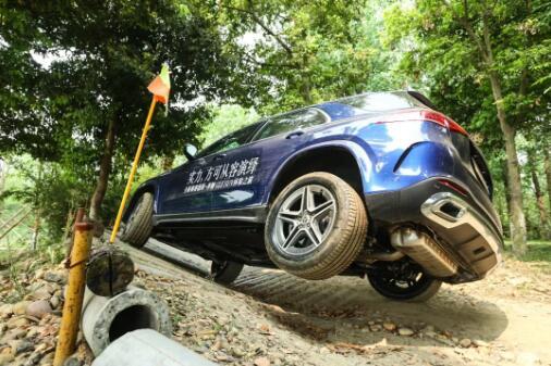 青少年驾驶安全，从少年偷开奔驰撞人事件中汲取教训