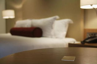 隐私与安全的双重守护，酒店摄像头对床铺的隐秘作用