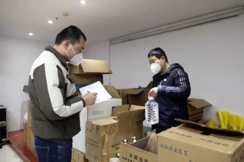 河南郑州，疫情下的坚守与希望