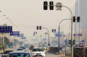 闯黄灯暂不处罚新规解读：告别驾驶焦虑，安全通行更从容